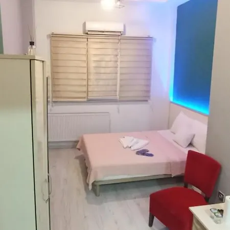 La Casa De *